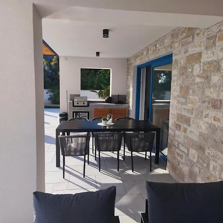 Milamar Apartman Banjol