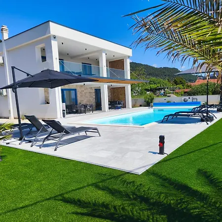 Milamar Apartment *
