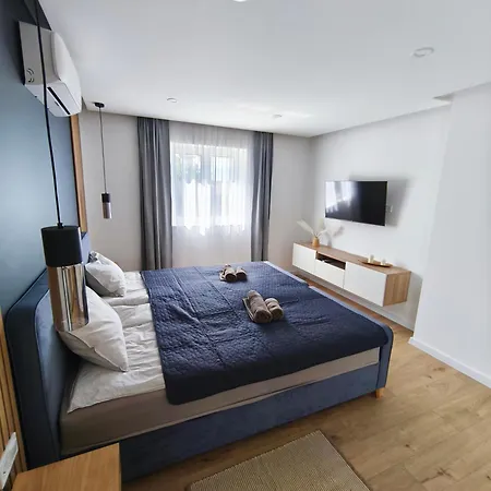 Milamar Apartment *